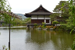 ದೇಗುಲದ ಉದ್ಯಾನ ಮಂಟಪ